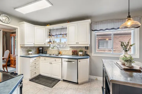 14 Cascade Crt, St. Catharines, ON L2P 1T6