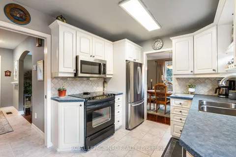 14 Cascade Crt, St. Catharines, ON L2P 1T6