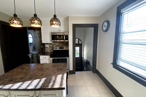 1625 HAIG St, London, ON N5W 2P3