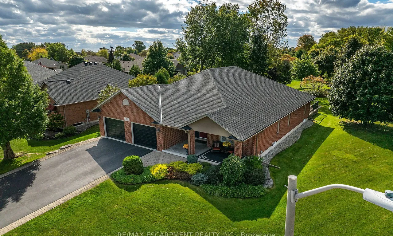 51 Sea Breeze Dr, Norfolk, ON N0A 1N7