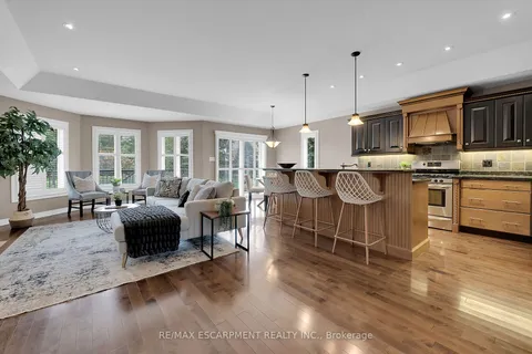 51 Sea Breeze Dr, Norfolk, ON N0A 1N7