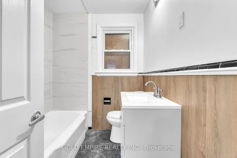 908 Trafalgar St, London, ON N5Z 1G2