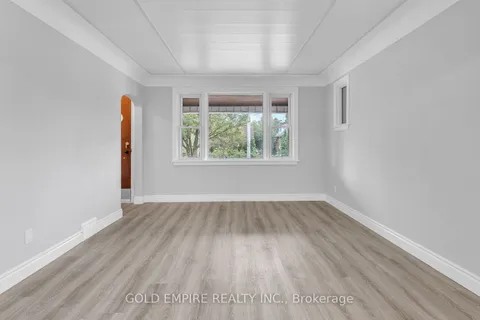 908 Trafalgar St, London, ON N5Z 1G2