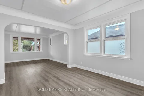 908 Trafalgar St, London, ON N5Z 1G2