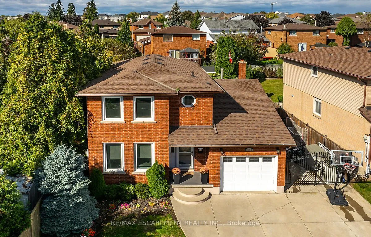 1558 Upper Wellington St, Hamilton, ON L9B 2C1