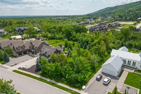 108 Alta Rd, Blue Mountains, ON L9Y 0T2