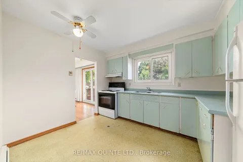 8 Edgehill Rd, Belleville, ON K8N 2K6