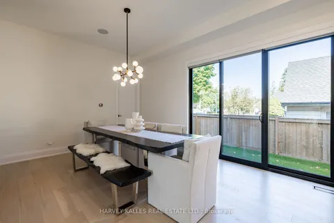 121 Fiddlers Green Rd, Hamilton, ON L9G 1W4