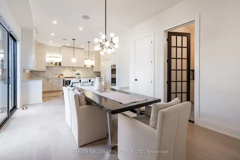 121 Fiddlers Green Rd, Hamilton, ON L9G 1W4