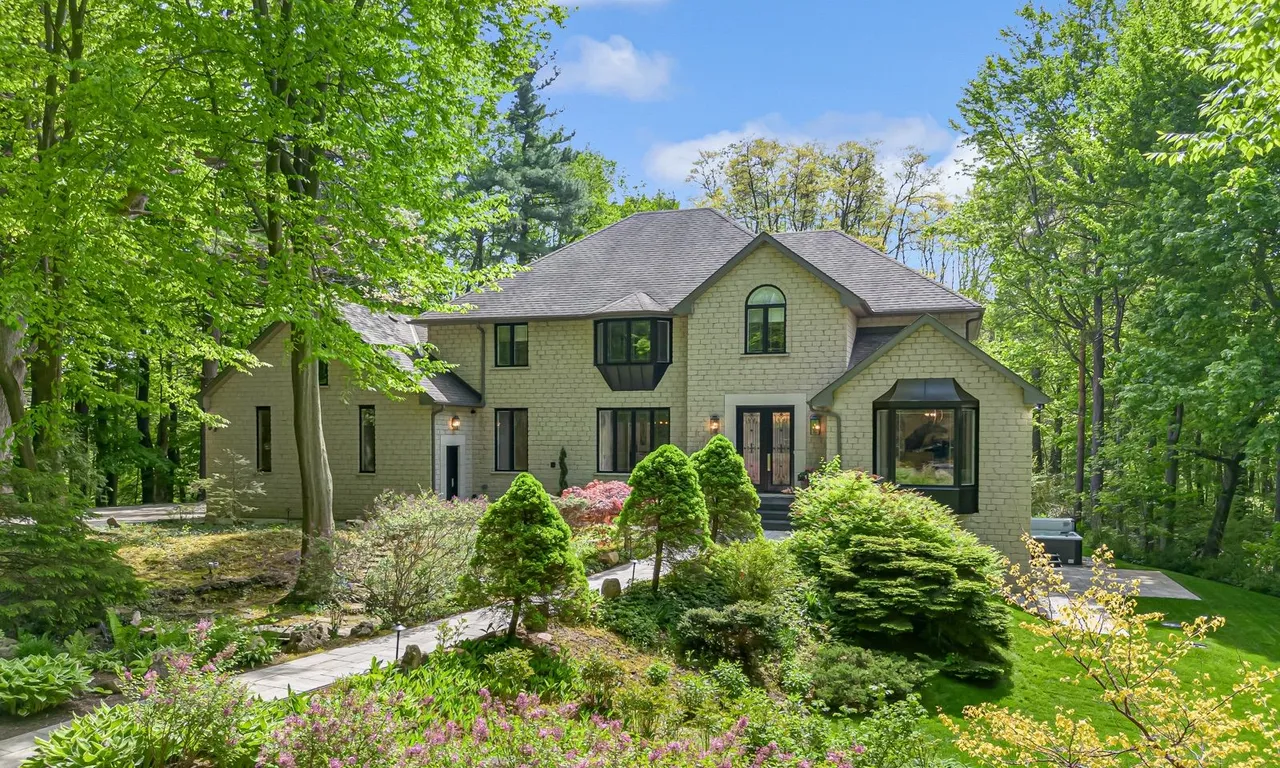18 Elder Cres, Hamilton, ON L0R 1R0