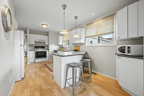 14 Avra Crt, Guelph, ON N1H 7B2