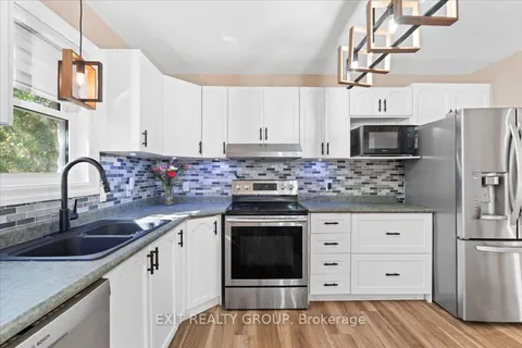 110 Canal St, Quinte West, ON K8V 4K7