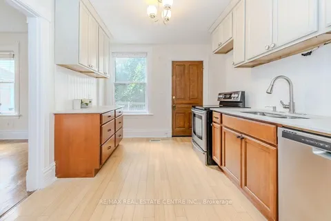 13 Extra St, Guelph, ON N1H 1Y8