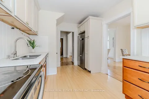 13 Extra St, Guelph, ON N1H 1Y8