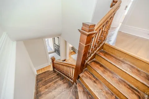 13 Extra St, Guelph, ON N1H 1Y8
