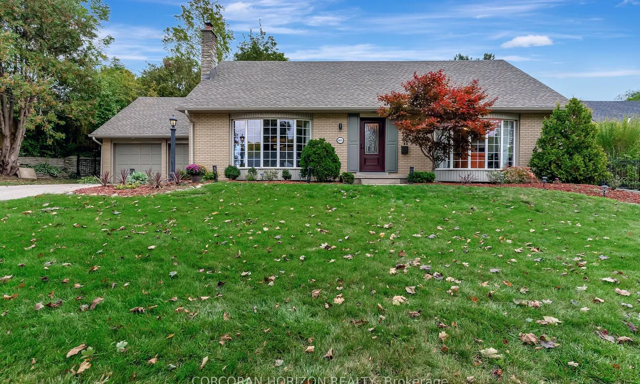 806 Westmount Rd, Kitchener, ON N2M 1S4