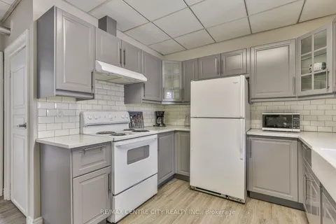 57 Scott St, St. Thomas, ON N5P 1K7