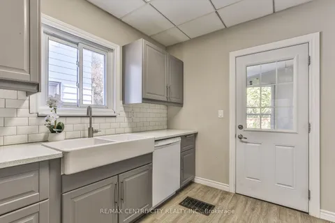 57 Scott St, St. Thomas, ON N5P 1K7