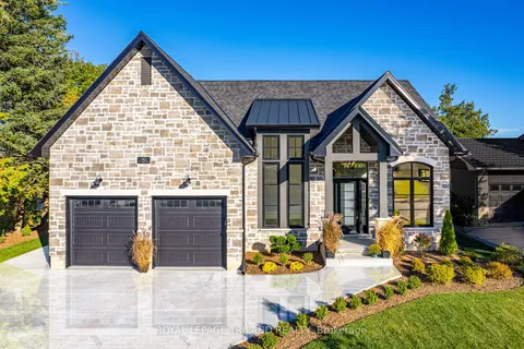 30 Gill Rd, Lambton Shores, ON N0M 1T0