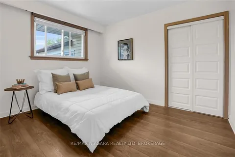 24 Coronation Dr, Port Colborne, ON L3K 3Z4
