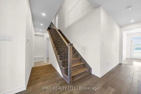 37 Bee Cres, Brantford, ON N3T 0V7