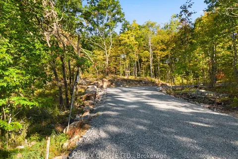 102 Attwood Lane, South Frontenac, ON K0H 1T0