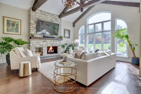 48 Palomino Dr, Hamilton, ON L0R 1H3
