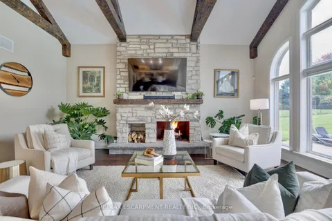 48 Palomino Dr, Hamilton, ON L0R 1H3
