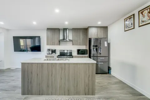 16 Roper Pl, Kitchener, ON N2R 1R2