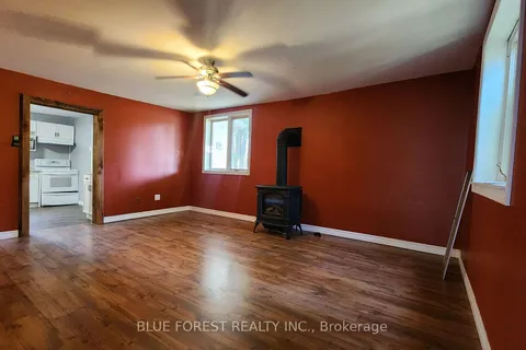 15 Argyle St, Southwest Middlesex, ON N0L 1A0