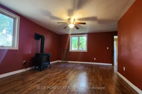 15 Argyle St, Southwest Middlesex, ON N0L 1A0