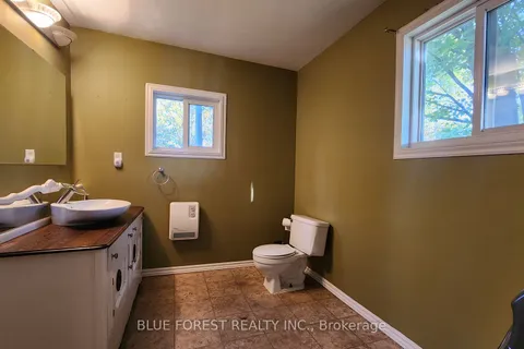 15 Argyle St, Southwest Middlesex, ON N0L 1A0