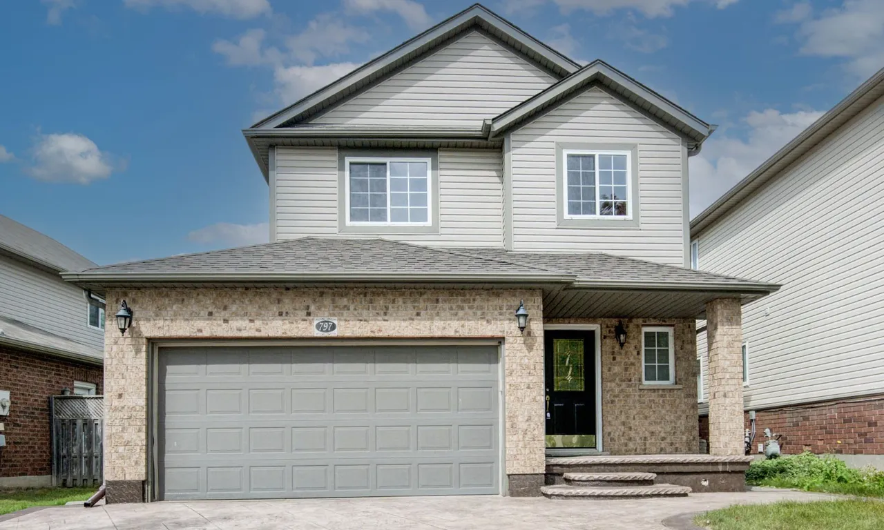 797 Paris Blvd, Waterloo, ON N2T 2Z2
