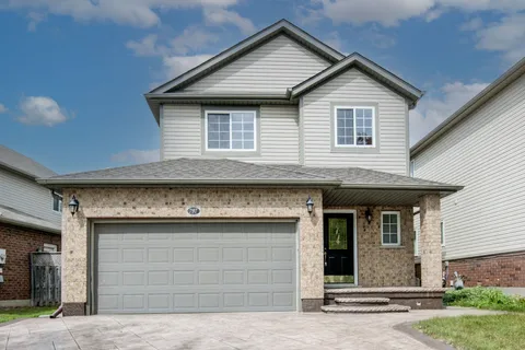 797 Paris Blvd, Waterloo, ON N2T 2Z2