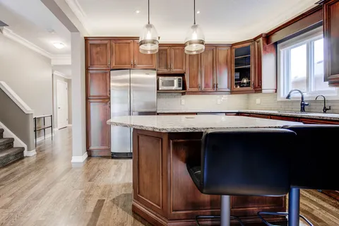 797 Paris Blvd, Waterloo, ON N2T 2Z2