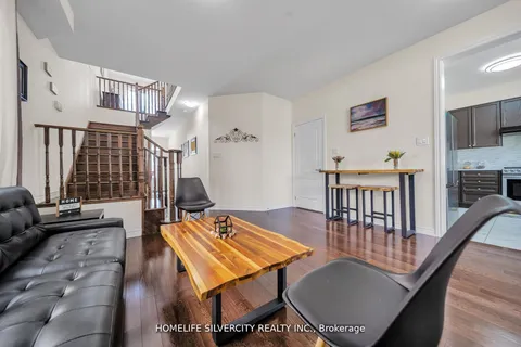 16 Cahill Dr, Brantford, ON N3T 0V5