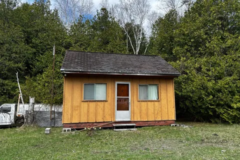 110 11th Line South Rd, Douro-Dummer, ON K0L 2V0