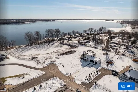 16 Bayswater Rd, Quinte West, ON K8V 5P5