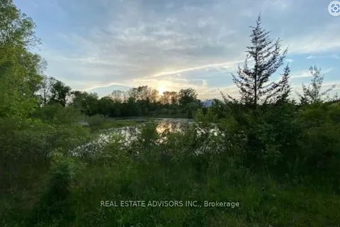 18 Bayswater Rd, Quinte West, ON K8V 5P5