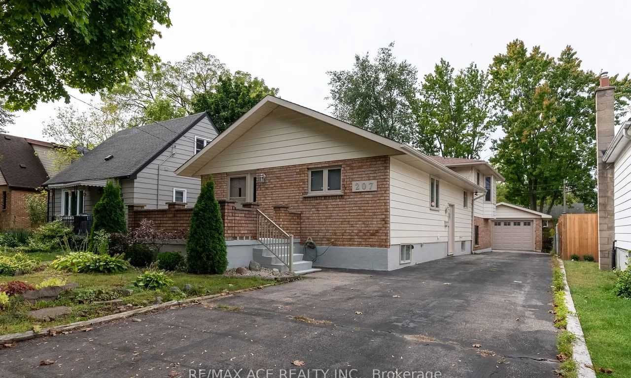 207 Linwood St, London, ON N5Y 1W7