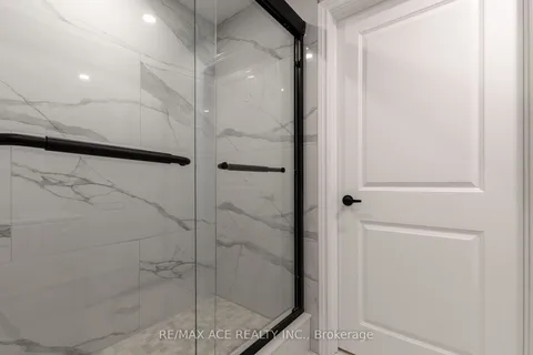 207 Linwood St, London, ON N5Y 1W7