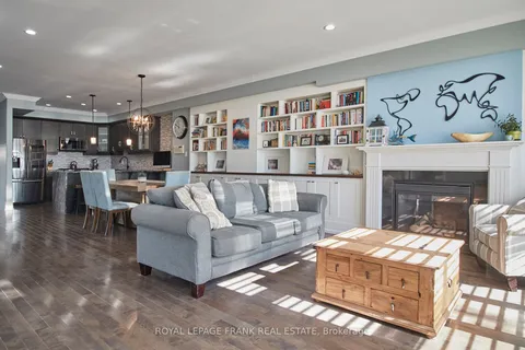 165 Division St, Cobourg, ON K9A 0B3