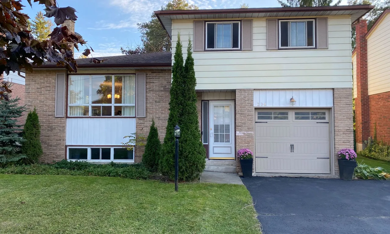 236 Adelaide St, Wellington North, ON N0G 1A0