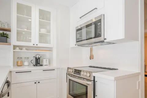 45 Glengrove Ave, Hamilton, ON L8H 1M9