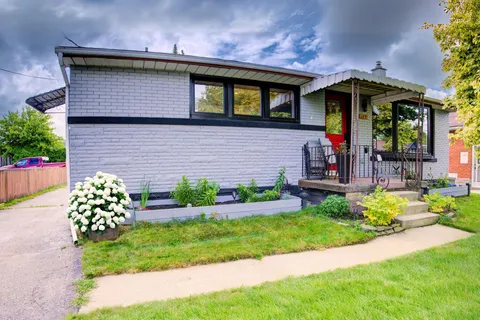189 Union St, Waterloo, ON N2J 1C4