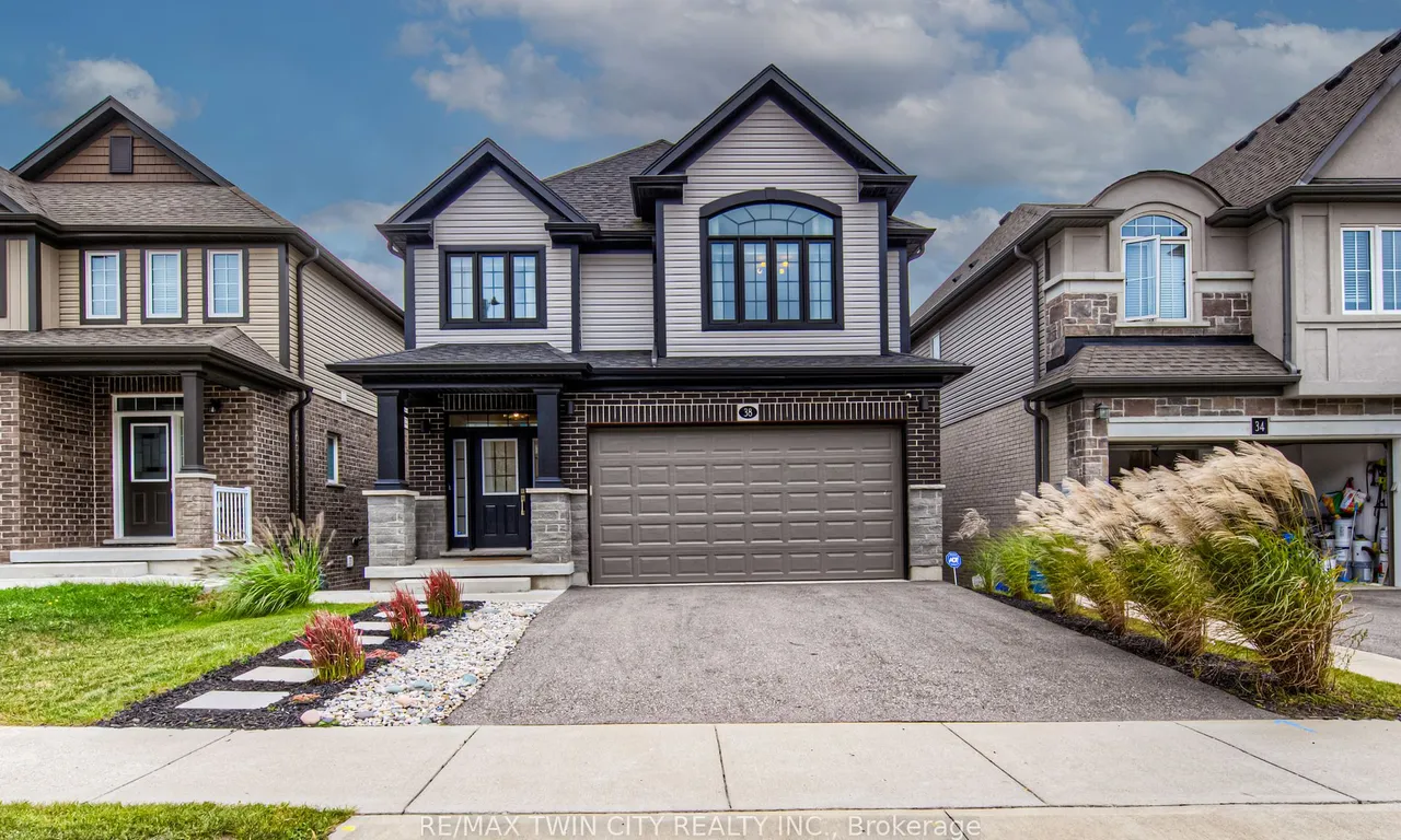 38 Ridgemount St, Kitchener, ON N2P 2L1