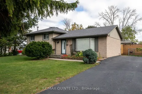 28 Catalina Dr, Quinte West, ON K8R 1C5