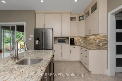 44 Leenders Lane, Erin, ON N0B 1T0