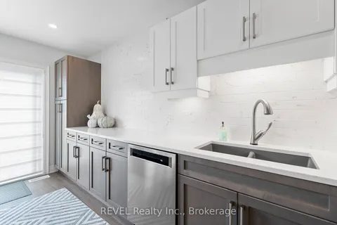 151 Heron St, Welland, ON L3C 0G8