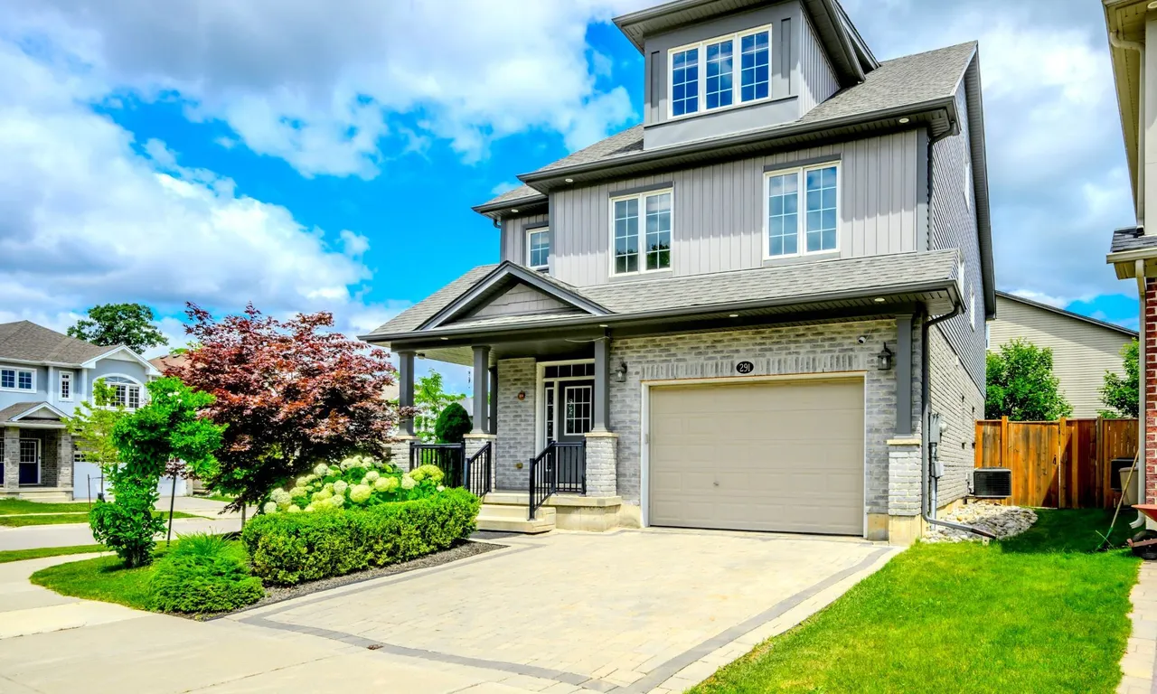 291 Moorlands Cres, Kitchener, ON N2P 0C4